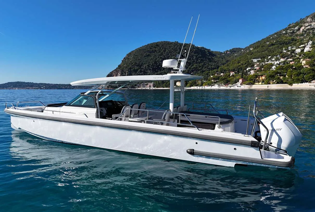 Axopar 37 Sun Top 2020 — starboard side view at anchor