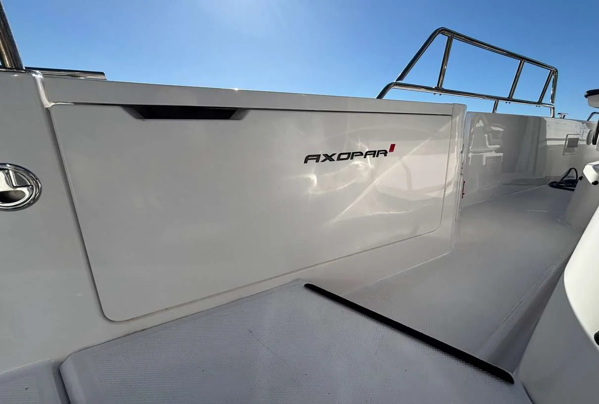 Axopar 37 Sun Top 2020 — large aft deck storage locker