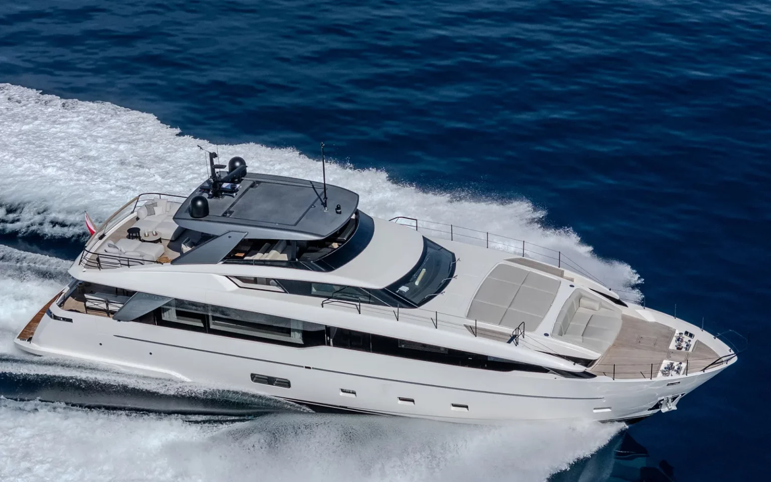 Tell No One, Sanlorenzo SL86 Asymmetric — vue aérienne en navigation, joue tribord